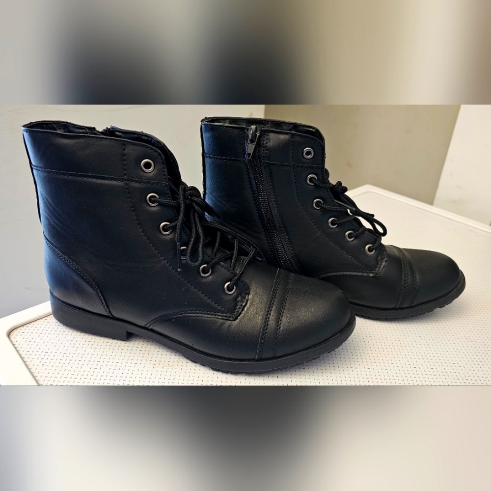 TredSafe oil & slip resistant shoes, womens 7.5, black, front lace, side zipper